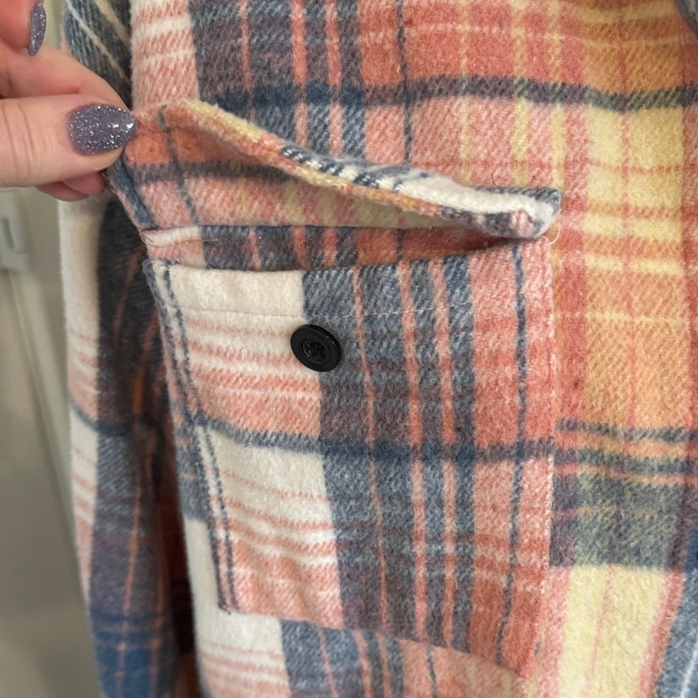 Plaid Button-Up Women's Jacket/Heavy Flannel - Picture 4 of 5